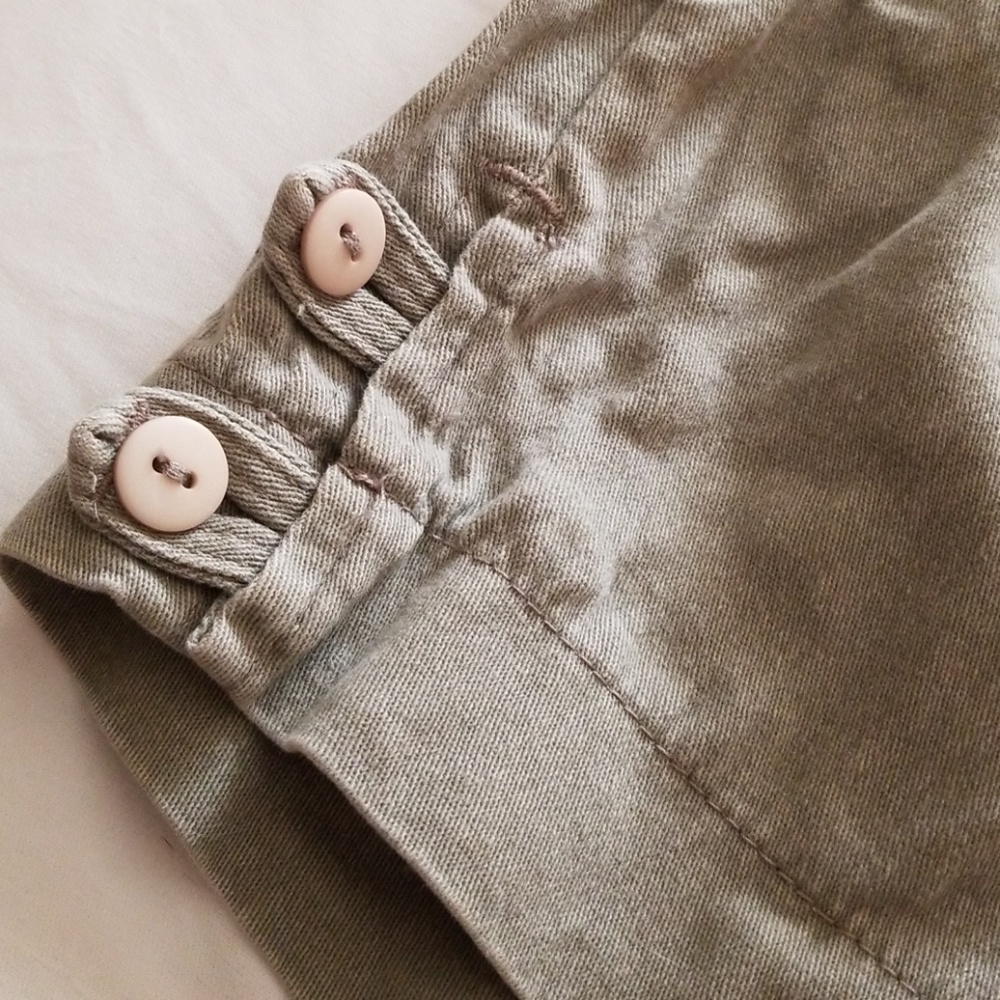 Capris - Picture 3 of 3